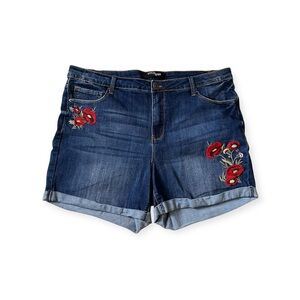 Stitch Star Mid-Rise Floral Embroidered Blue Denim Distressed Shorts Size 18W